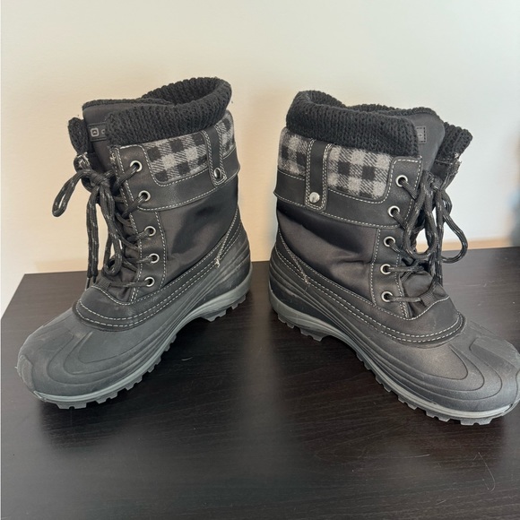 Outbound Winter Boots - Picture 3 of 4